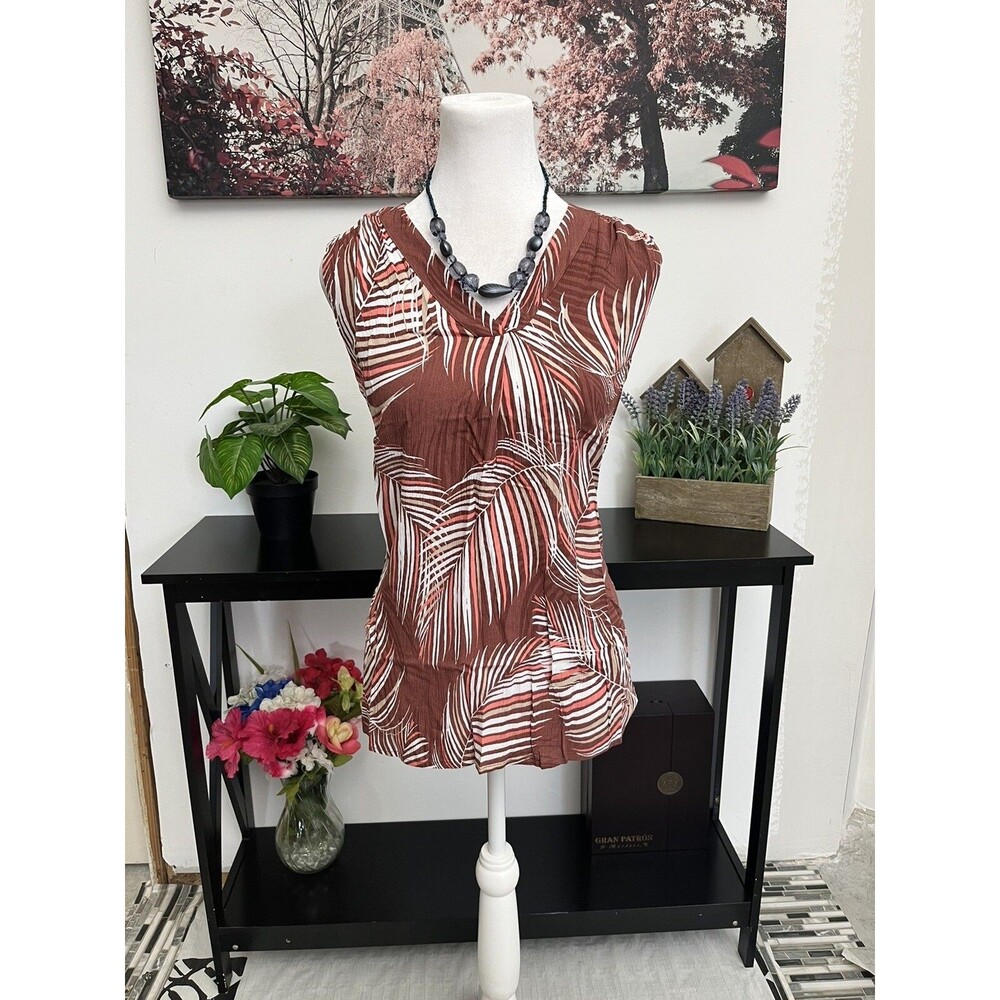 NWT Liz Claiborne Sleeveless V-Neck Blouse Mahogany Palms Brown Tropical Size M